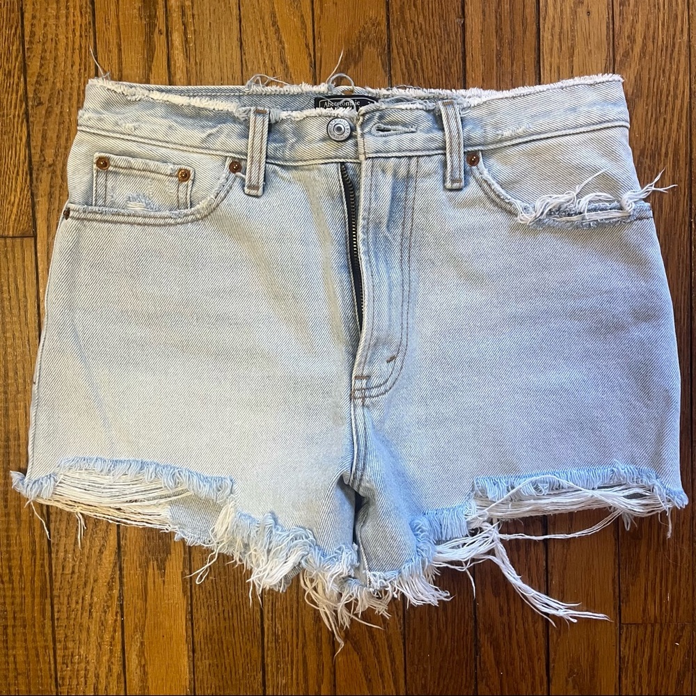 Abercrombie High Rise Mom Short 2/26